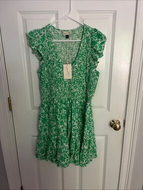 Universal thread new dress
